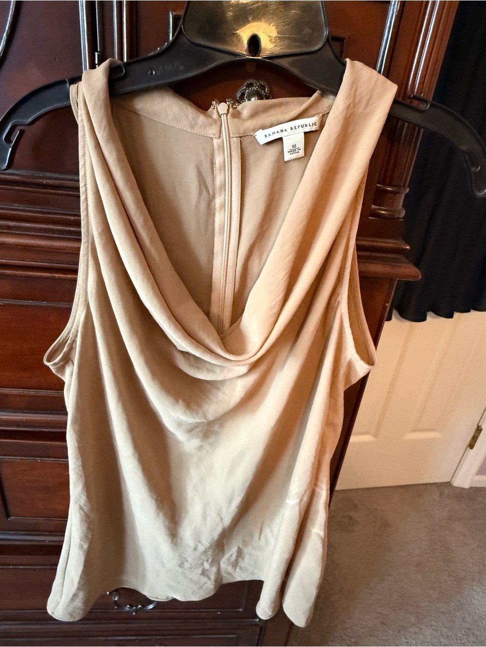 Banana Republic Beige Cowl Neck Sleeveless Camisole Size 10